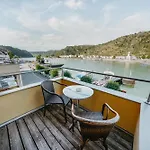 Rheinfels - Radfahrer Willkommen 圣哥阿