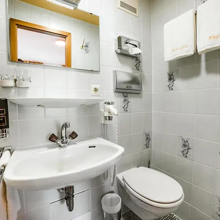 Hotel Rheinfels - Radfahrer Willkommen 5*