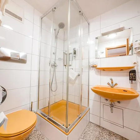 Hotel Rheinfels 3*
