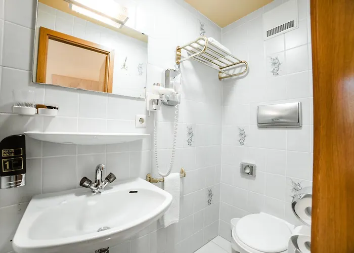 מלון Rheinfels - Radfahrer Willkommen