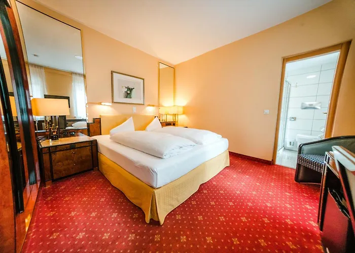 מלון Rheinfels - Radfahrer Willkommen סנט גואר