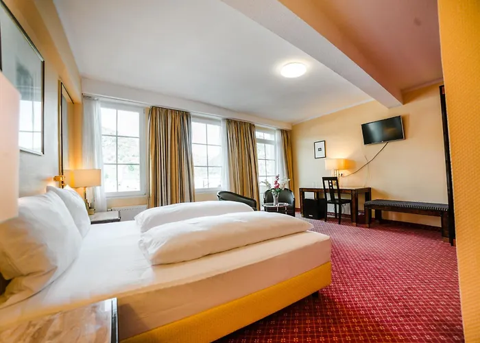 מלון Rheinfels - Radfahrer Willkommen סנט גואר