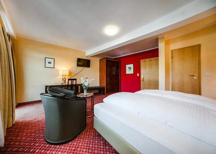 מלון Rheinfels - Radfahrer Willkommen 5*