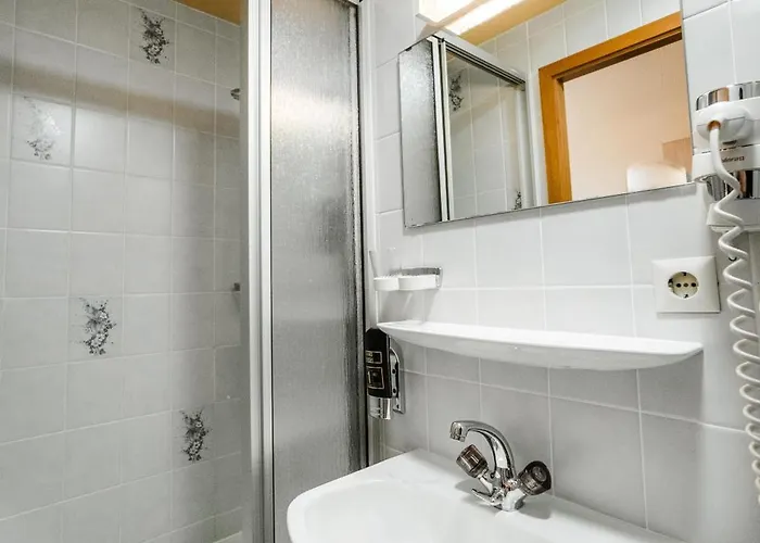 Otel Rheinfels - Radfahrer Willkommen