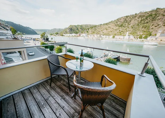 מלון Rheinfels - Radfahrer Willkommen 5*