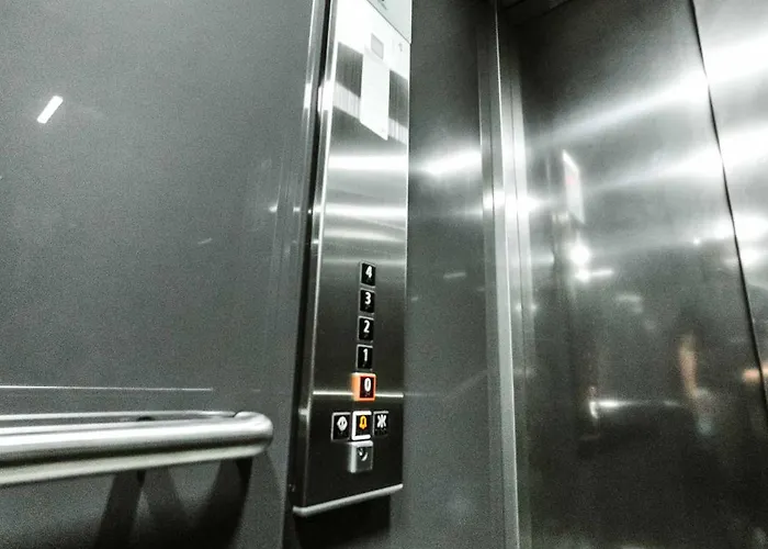 מלון Rheinfels - Radfahrer Willkommen 5*