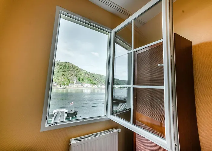 מלון Rheinfels - Radfahrer Willkommen סנט גואר