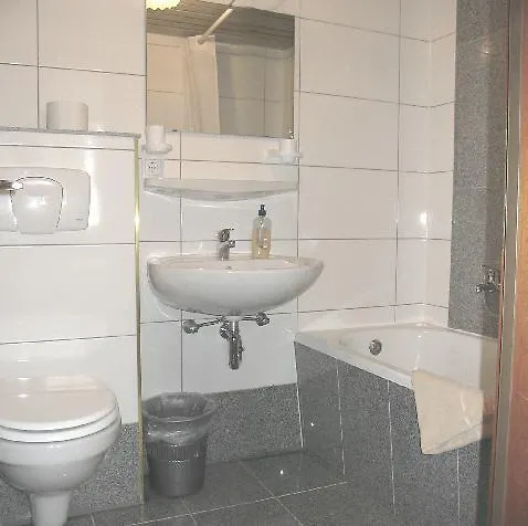 מלון Rheinfels - Radfahrer Willkommen